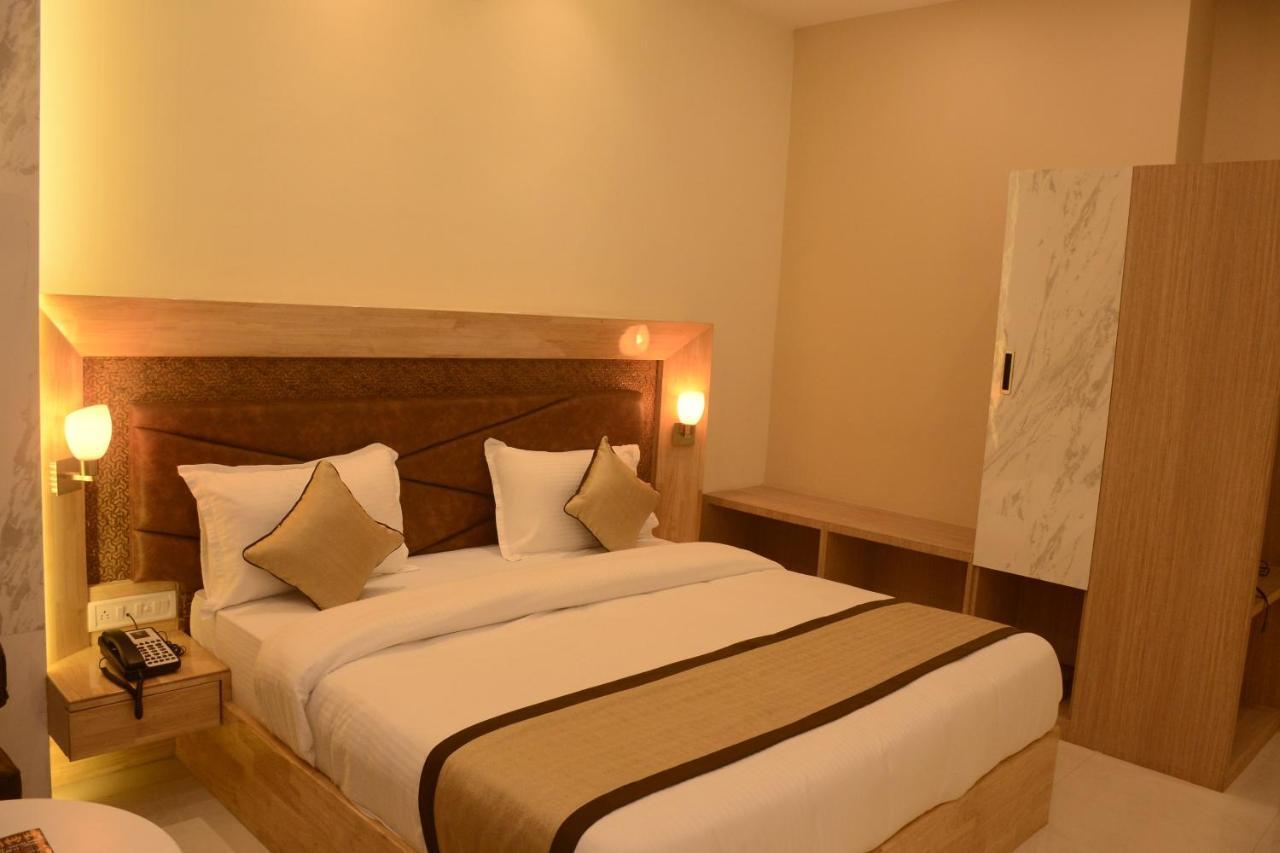 קוטה Hotel Bharat מראה חיצוני תמונה