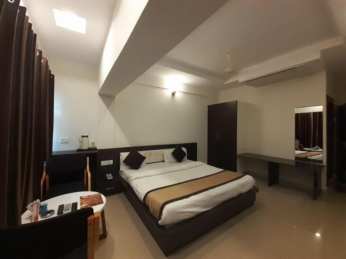 קוטה Hotel Bharat מראה חיצוני תמונה