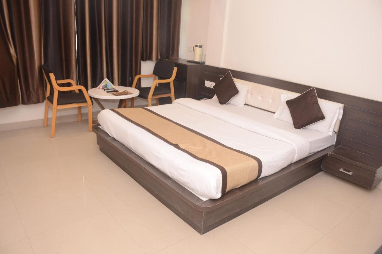 קוטה Hotel Bharat מראה חיצוני תמונה