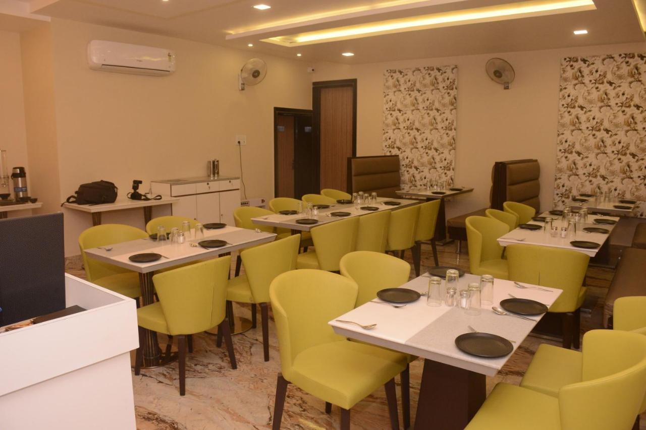 קוטה Hotel Bharat מראה חיצוני תמונה