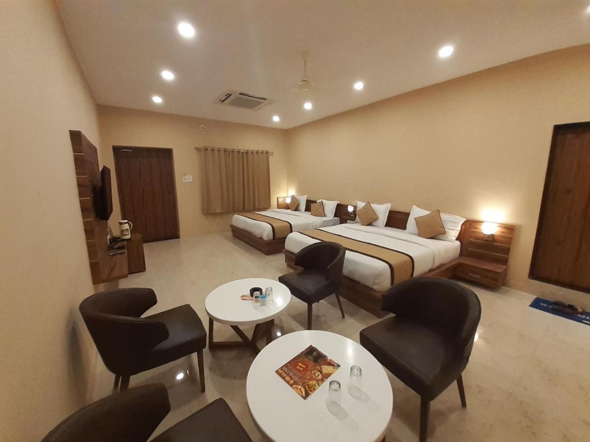 קוטה Hotel Bharat מראה חיצוני תמונה