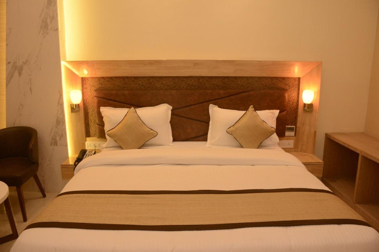 קוטה Hotel Bharat מראה חיצוני תמונה
