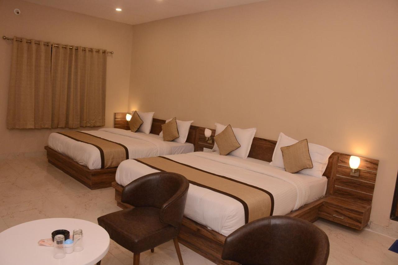 קוטה Hotel Bharat מראה חיצוני תמונה