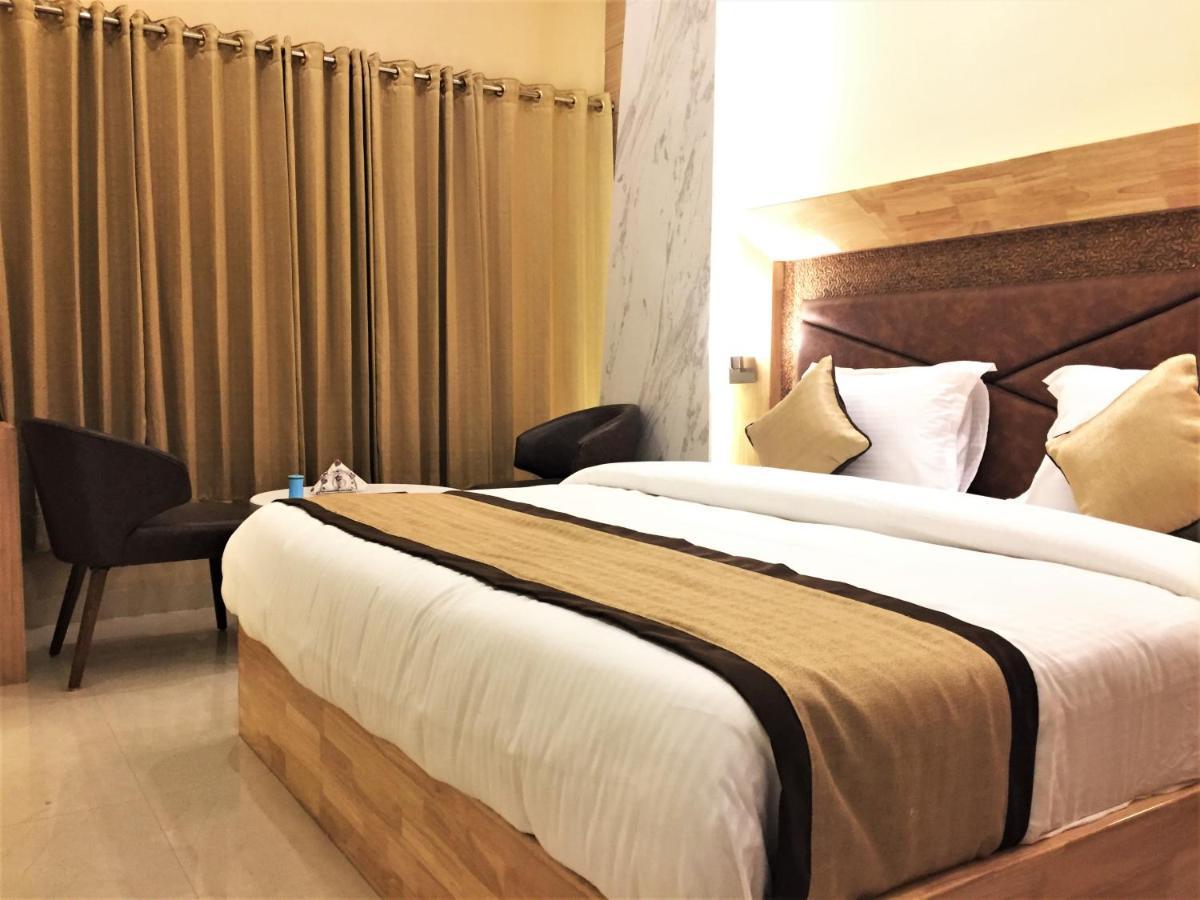 קוטה Hotel Bharat מראה חיצוני תמונה
