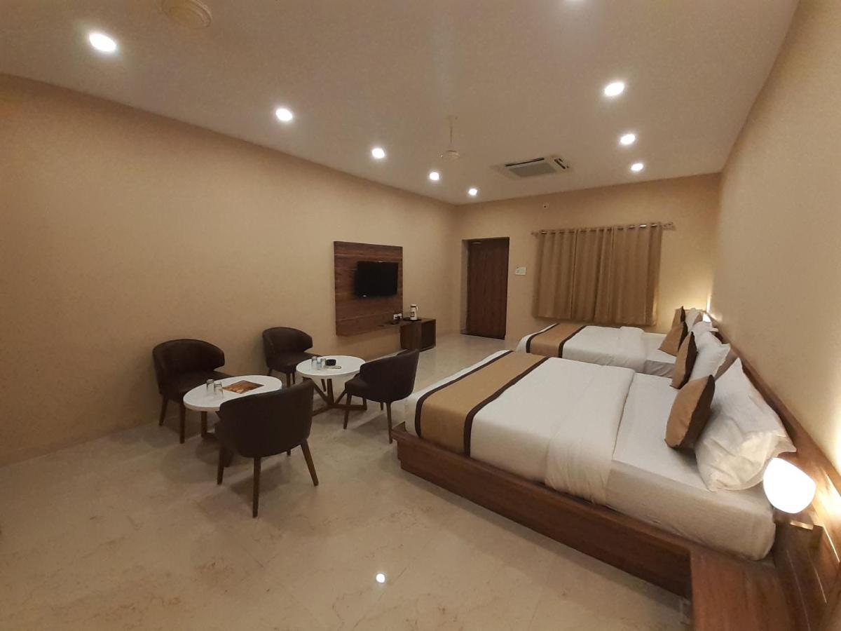 קוטה Hotel Bharat מראה חיצוני תמונה