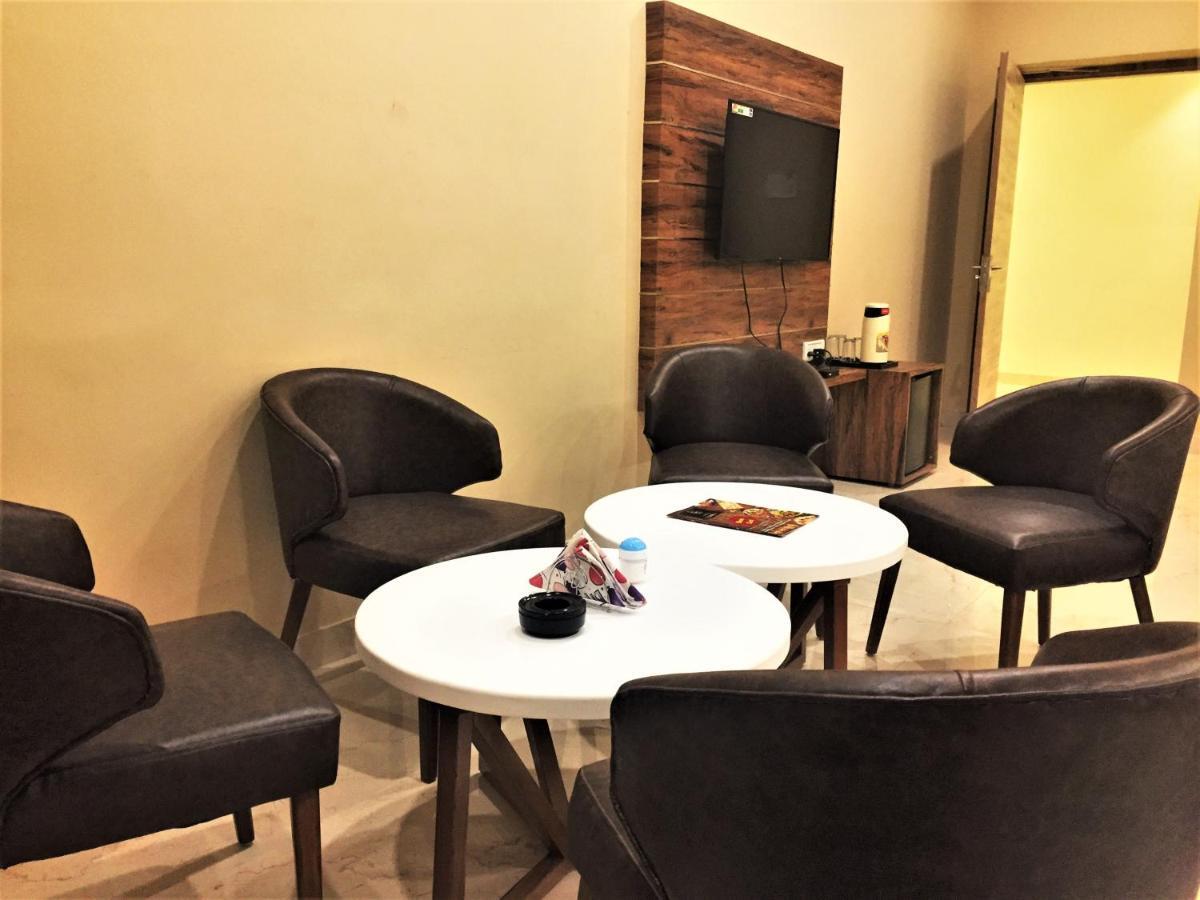 קוטה Hotel Bharat מראה חיצוני תמונה