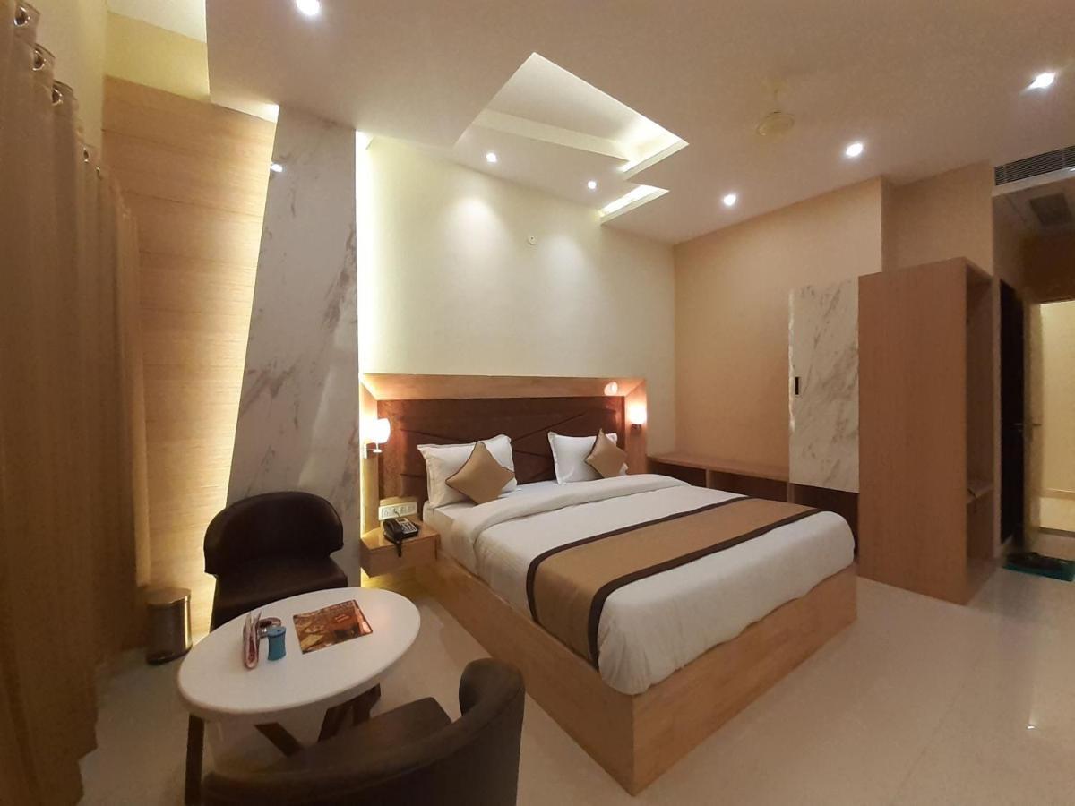 קוטה Hotel Bharat מראה חיצוני תמונה