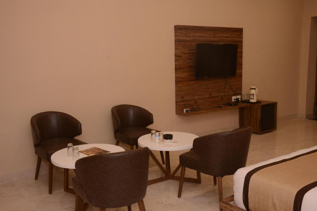 קוטה Hotel Bharat מראה חיצוני תמונה