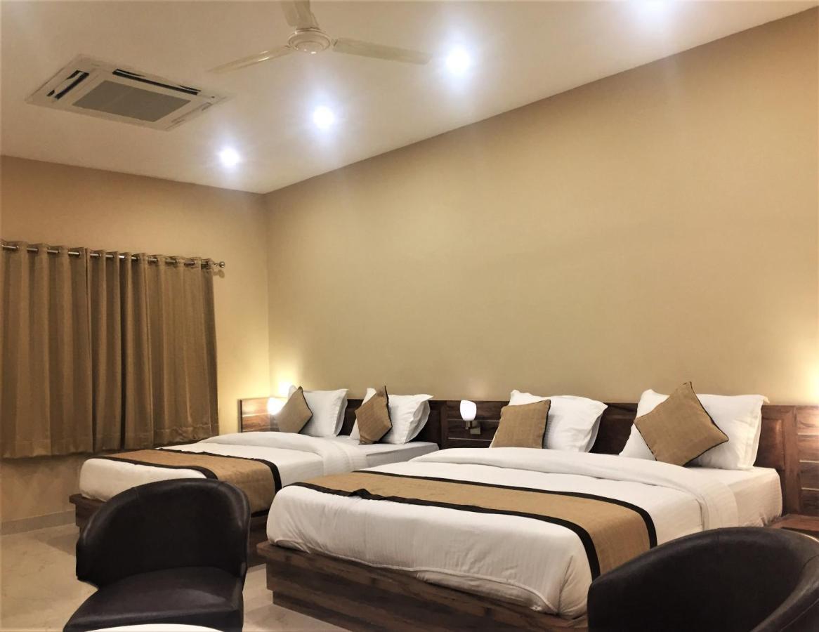 קוטה Hotel Bharat מראה חיצוני תמונה